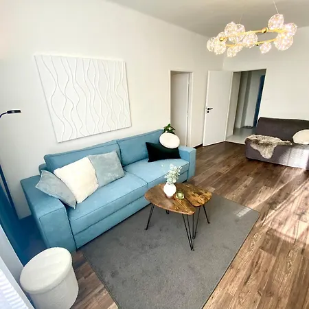 Dean - Next To Nivy Bus Station & Mall Apartman