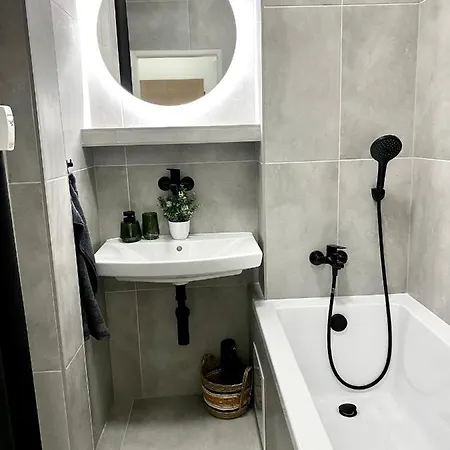 Dean - Next To Nivy Bus Station & Mall *