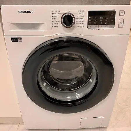 Dean - Next To Nivy Bus Station & Mall アパート *